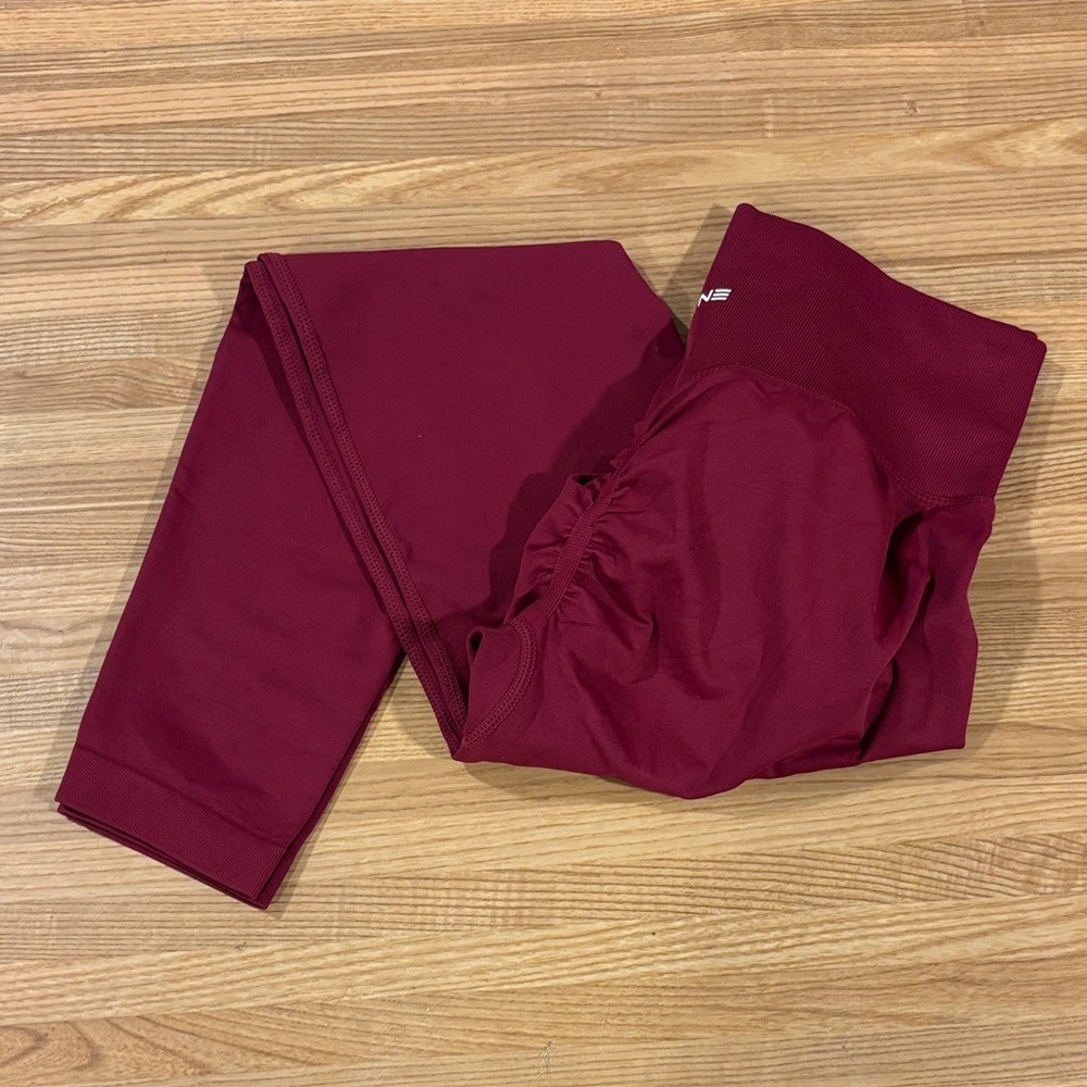 DFYNE Women's Maroon High-Rise Performance Leggings - Picture 5 of 6